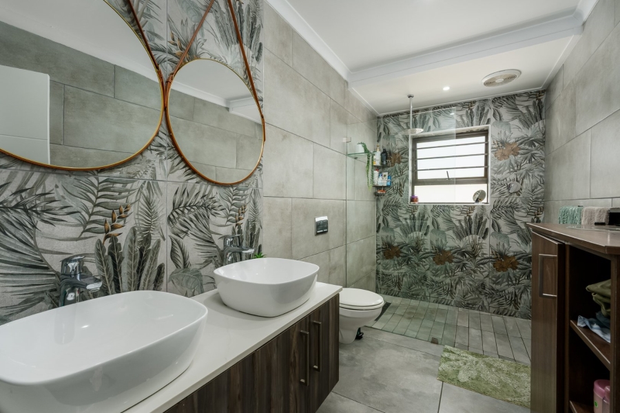 2 Bedroom Property for Sale in Sherwood Eastern Cape